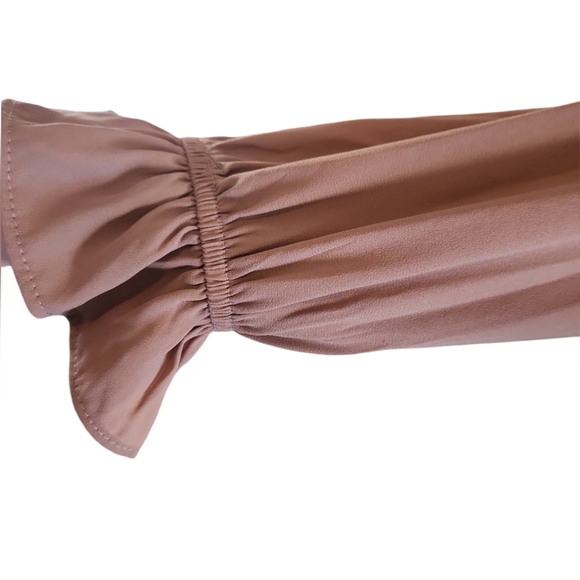 T Tahari Long Sleeve Button Down Blouse XL - Picture 2 of 3